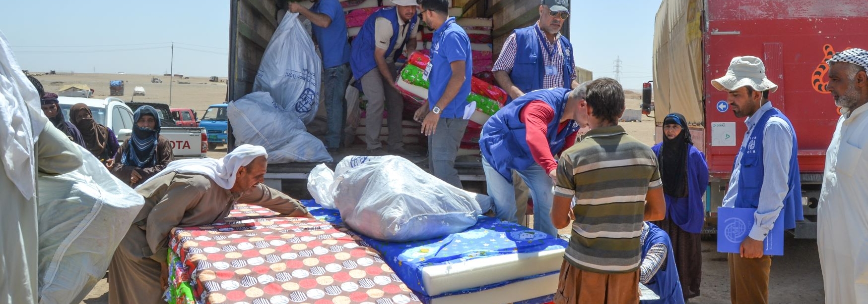 IOM staffers, from the Rapid Assessment Response Team (RART), visited the Badoush settlement to distribute much-needed NFI assistance to the displaced population