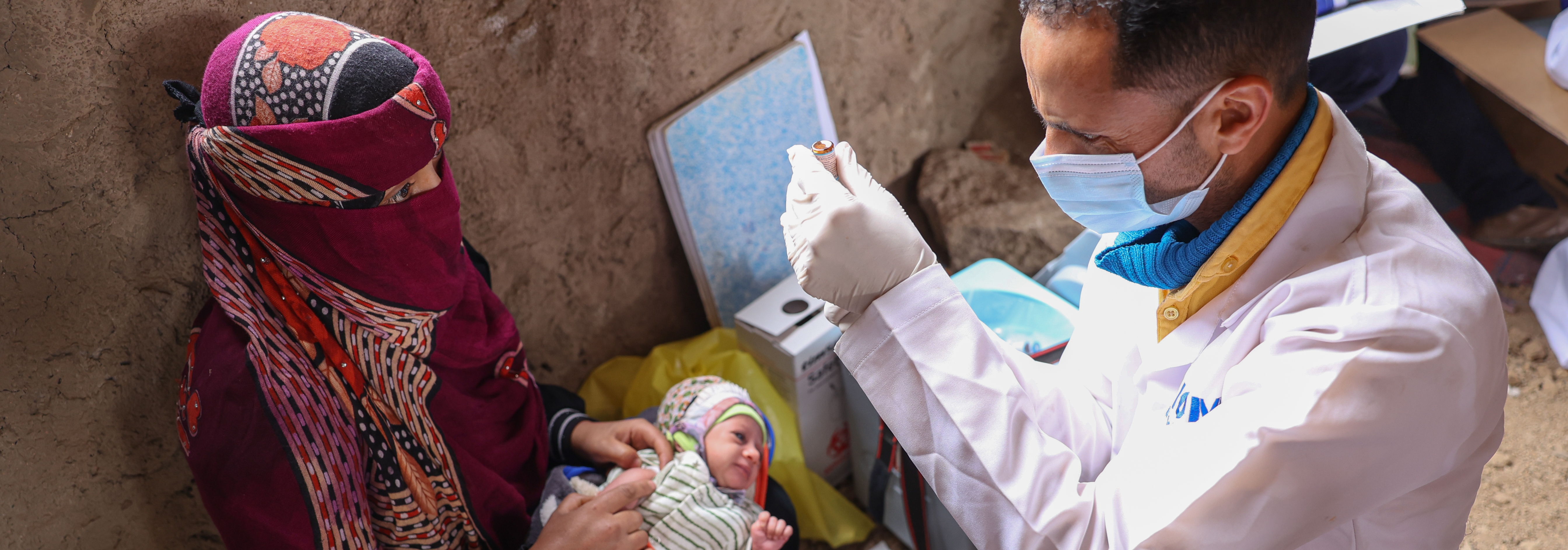 IOM’s health team inoculates a newborn baby born on Yemen’s west coast, June 2022, Saer Al Mawadem, Ta’iz. © IOM 2022 / Majed Mohammed