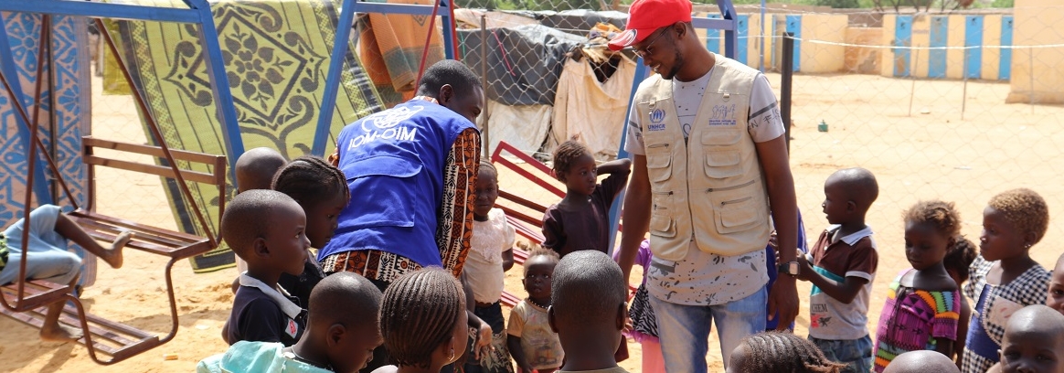 Recreational activities with children in an IDP camp in Gao, Mali. @ Moussa Tall, IOM Mali 2021