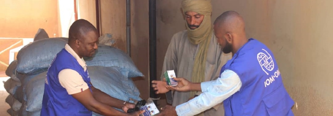 Distribution of livelihood kits in Timbuktu